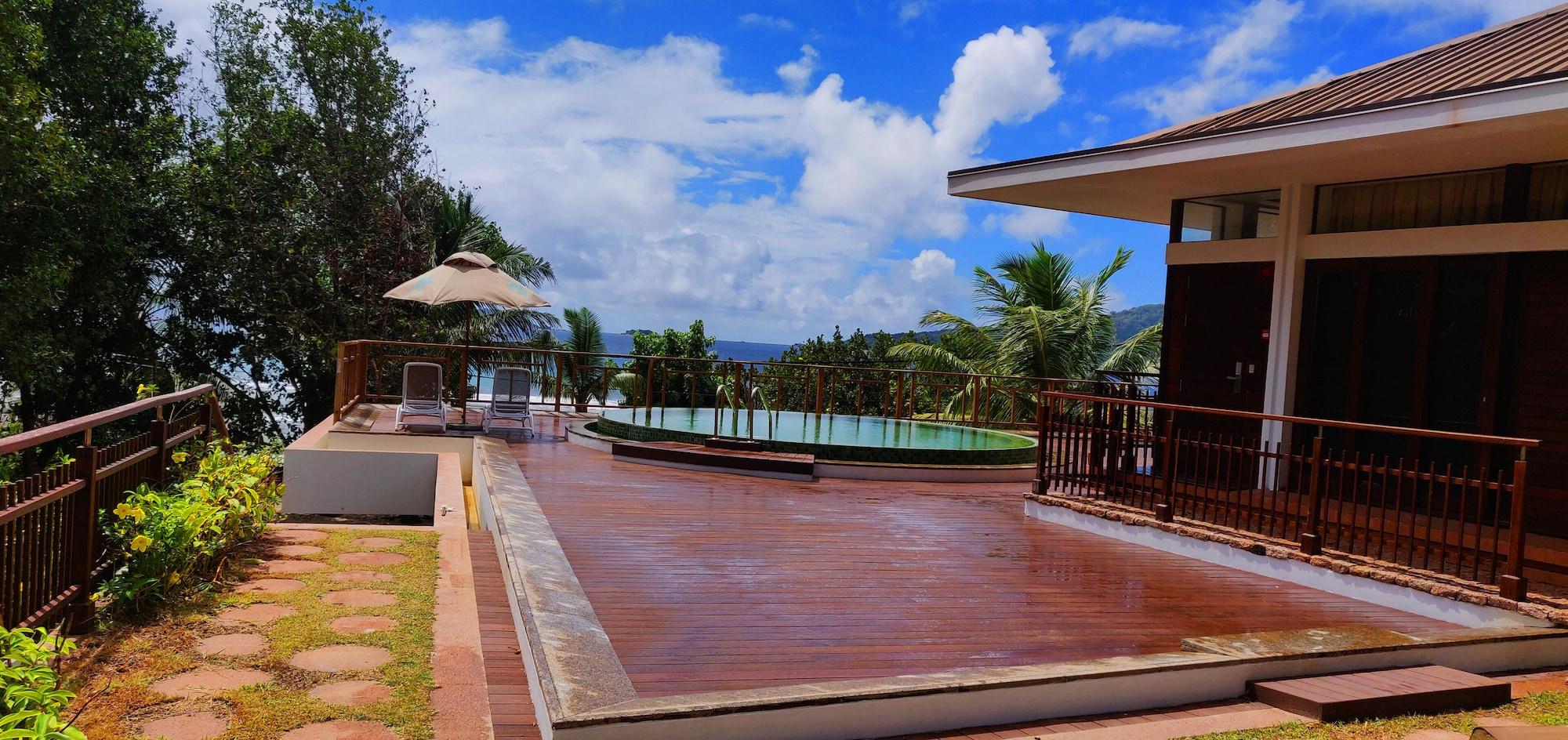 เลอ รีแลกซ์ ลักชัวรี ลอดจ์ Hotel ลาดิก ภายนอก รูปภาพ